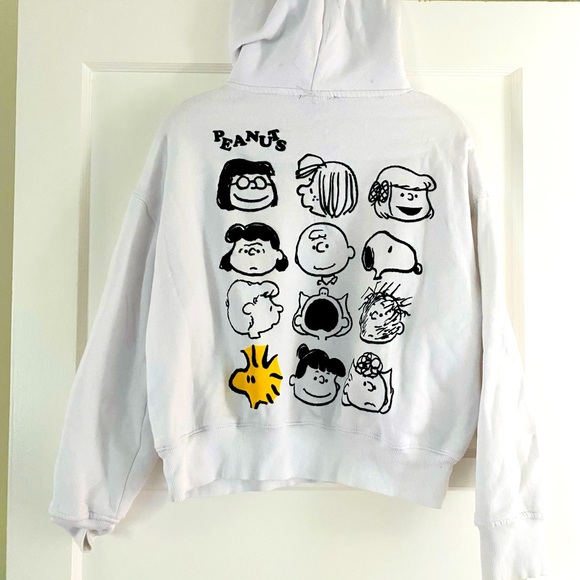 Zara Tops Zara Peanuts Snoopy Cropped Hoodie Sweatshirt Poshmark